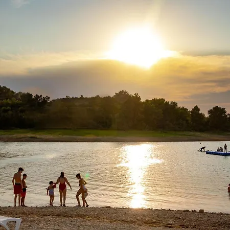 Taiga - Maeva Vacansoleil Camping Caspe